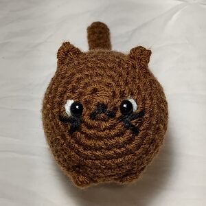 Crochet brown cat